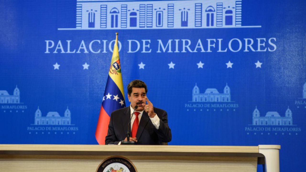 Мадуро консолидира властта си