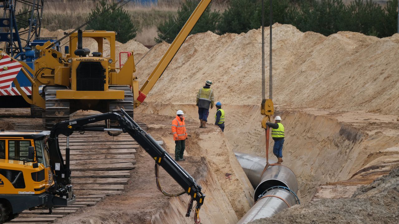 Държавният секретар на САЩ предупреди участващите в газопровода "Северен поток-2" компании незабавно да се оттеглят