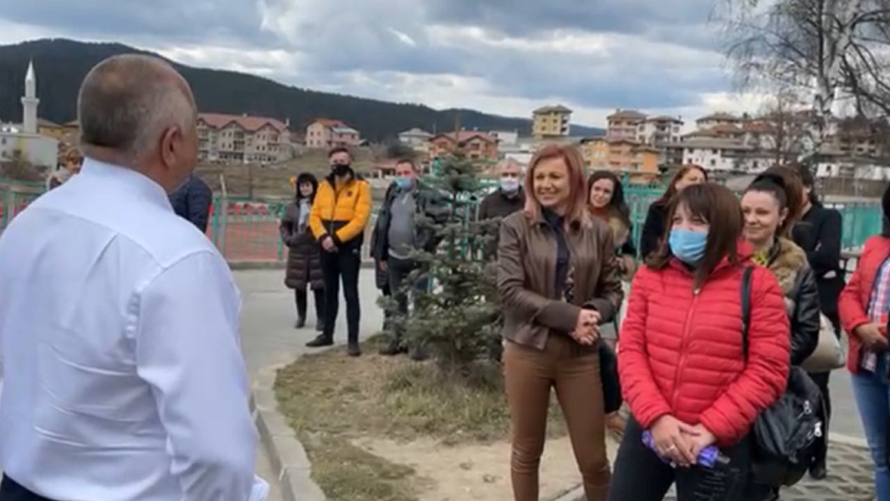 Борисов с маратон от обиколки и срещи, появи се на живо във фейсбук още в 7 ч.