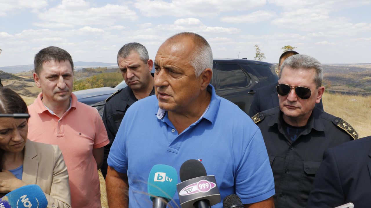 Премиерът Борисов поиска оставката на Румен Радев
