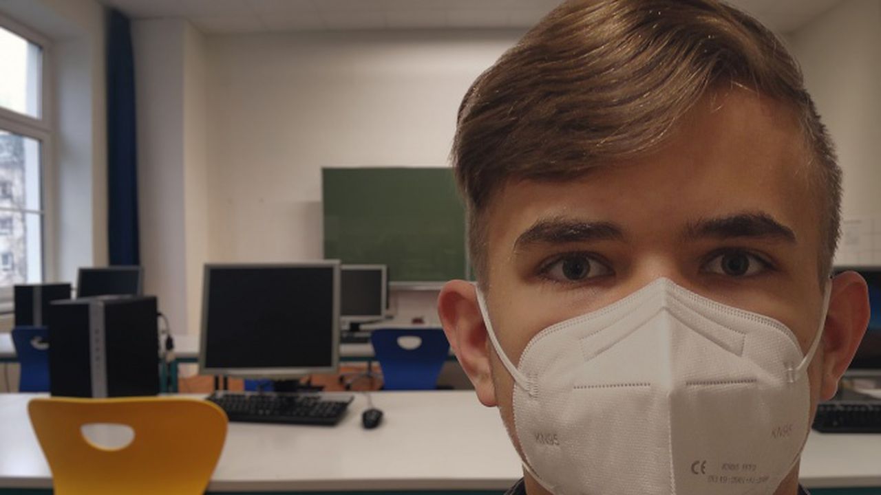 Големите ученици се връщат в класните стаи