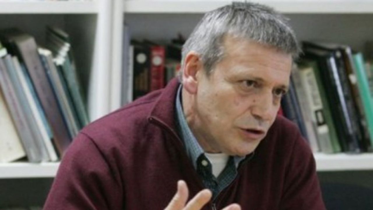 Доц. Красен Станчев за novini.bg: Проблемът със скъпия промишлен ток, скоро няма да се реши