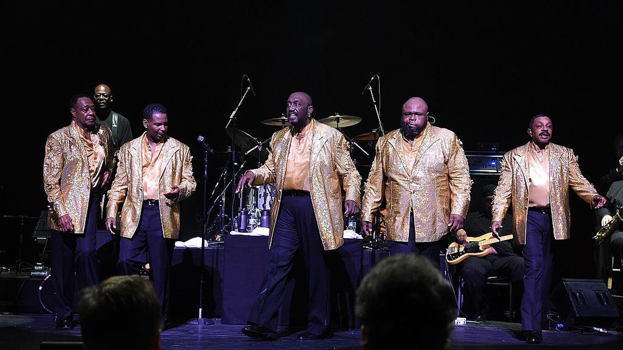 Певецът Брус Уилямсън от "Темптейшънс" почина от COVID-19