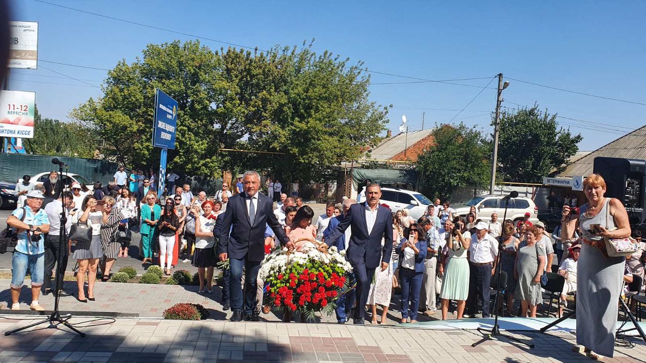 Откриха паметник на Хаджи Димитър в Запорожието