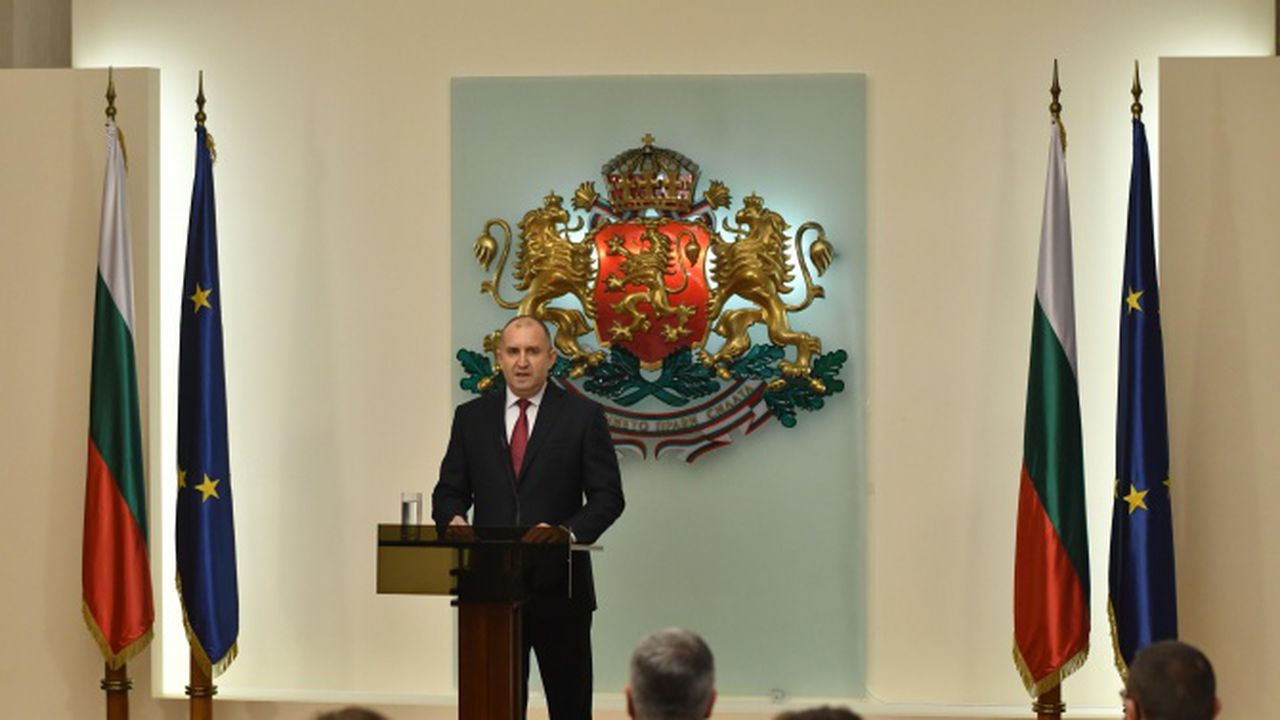 Евродепутат иронизира Радев за "нова България": Копейкин ще дава пари за пътищата, Христо Иванов - за туризма