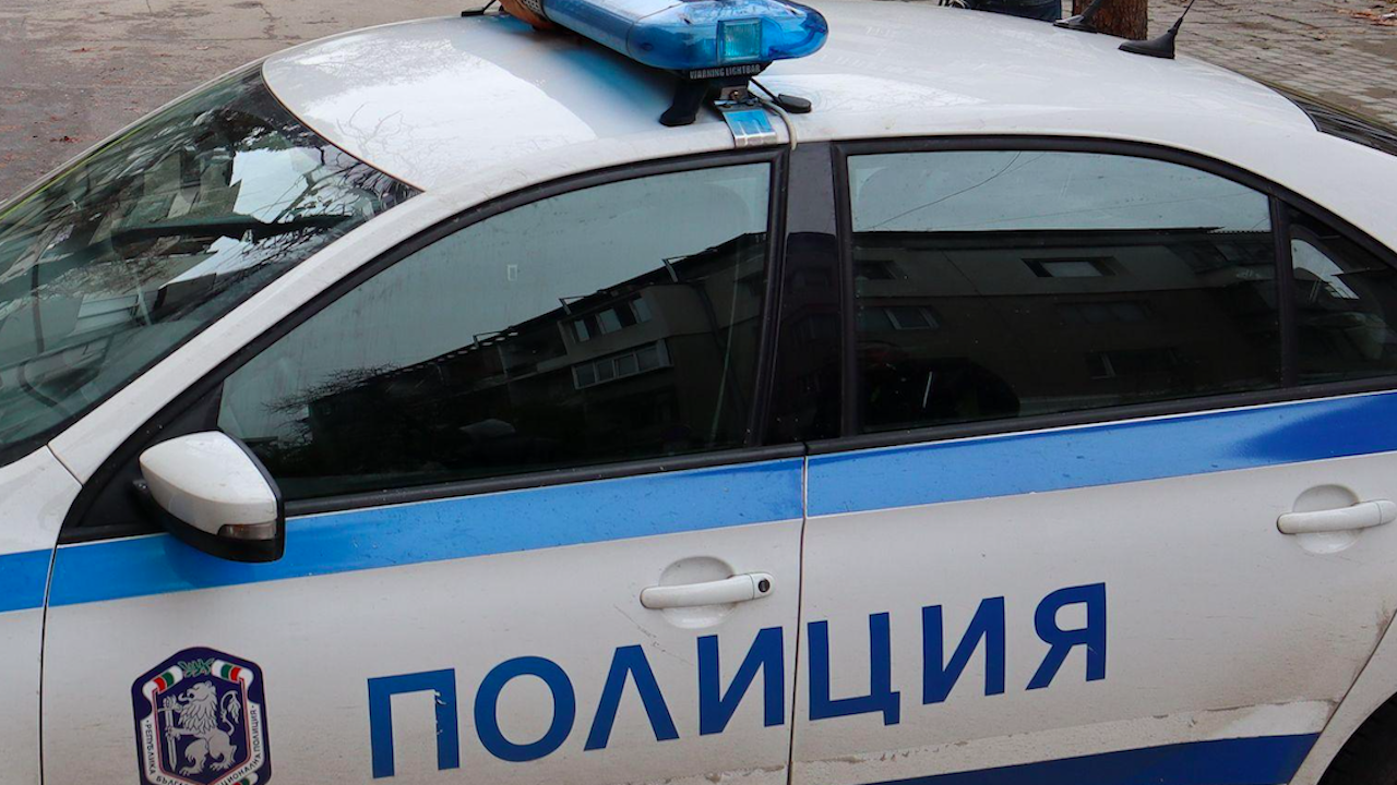 Разбиха и обраха офис на куриерска фирма в Разград