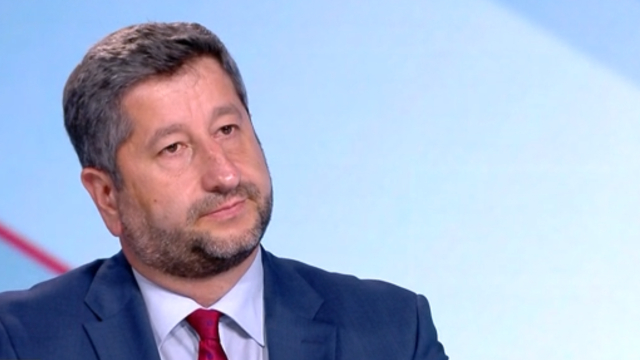 Христо Иванов: Утре ще видим каква гротеска са ни подготвили сценаристите, но е време да кажем "Баста!"