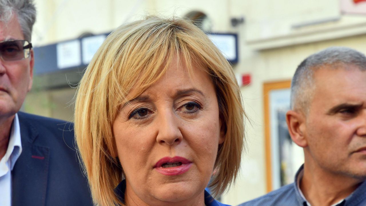 Мая Манолова: Служебното правителство да спре износа на евтин ток