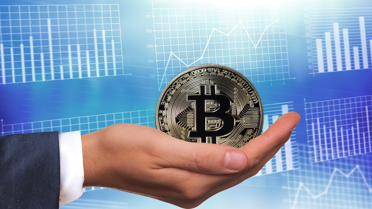 Биткойнът премина 58 000 долара