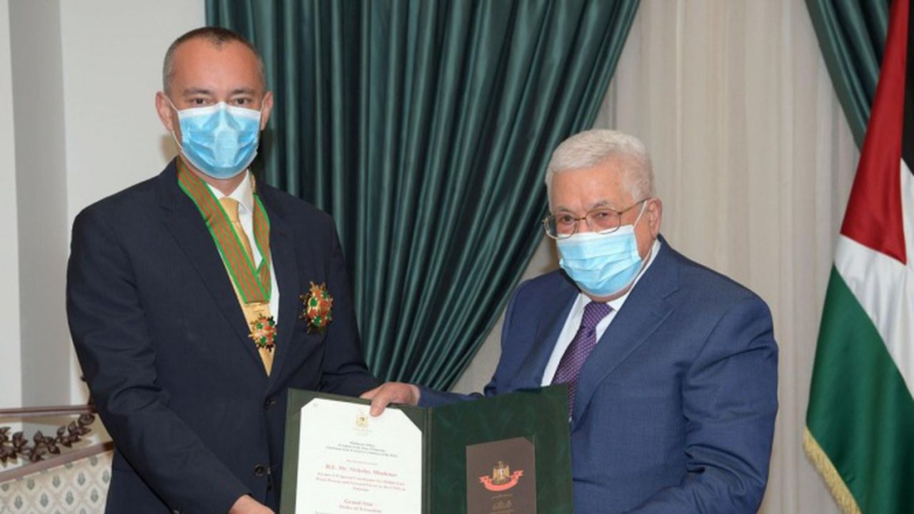 Наградиха Николай Младенов с най-високия орден на Палестина