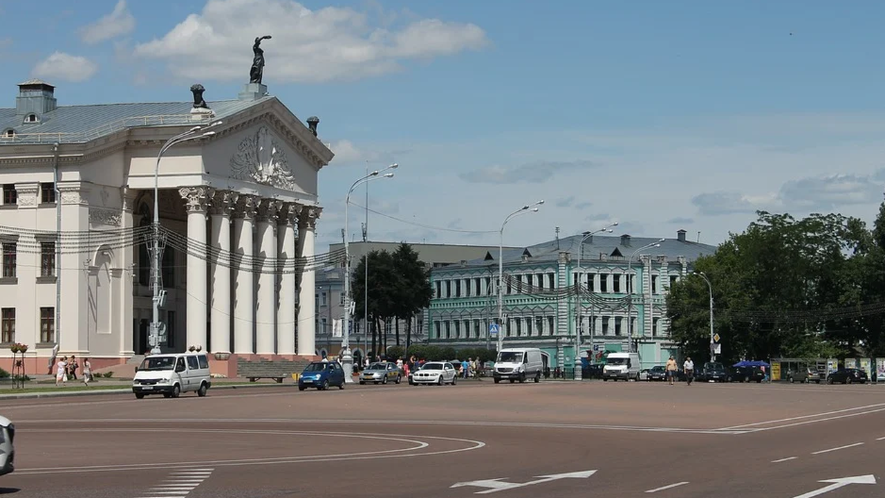 Беларус гласува при засилени мерки за сигурност и проблеми с интернет