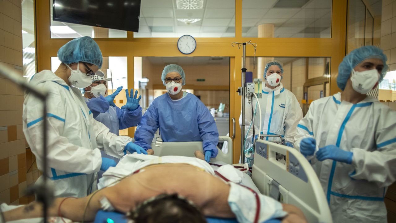 СЗО отчита нарастване на глобалните случаи на COVID-19 за седма поредна седмица