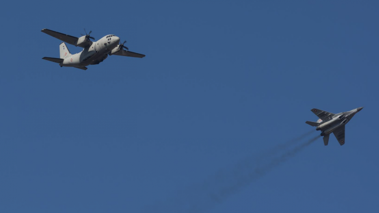 Тренировка на мисията "Air Policing" в небето над България и Румъния