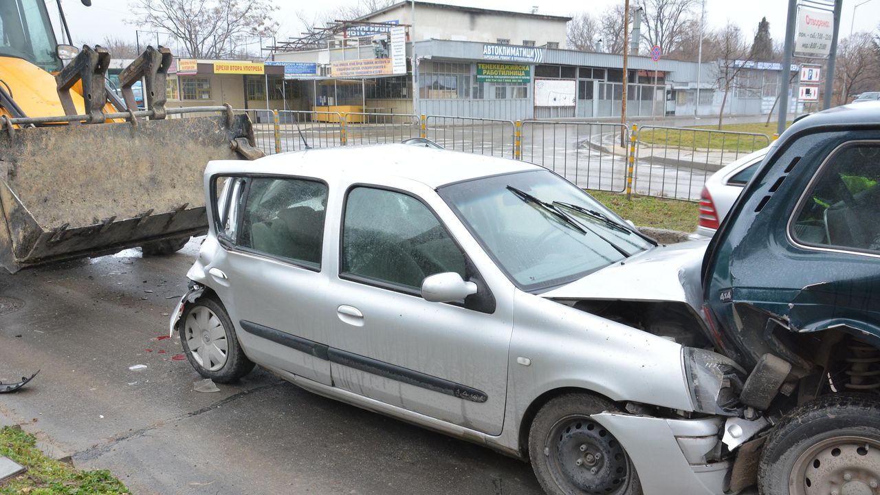 Верижна катастрофа в Пловдив, 11-годишно дете е ранено