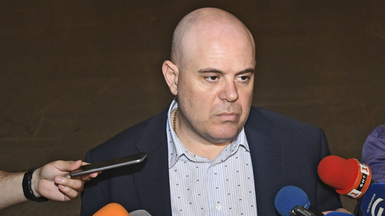 Иван Гешев внесе в НС доклад за дейността на Бюрото по защита за 2020 г. и първите шест месеца на 2021 г.