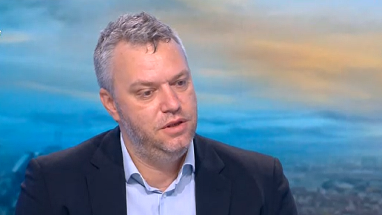 Експерт: Трябва да има минимум две седмици между изборите за президент и НС, за да се подготвят машините