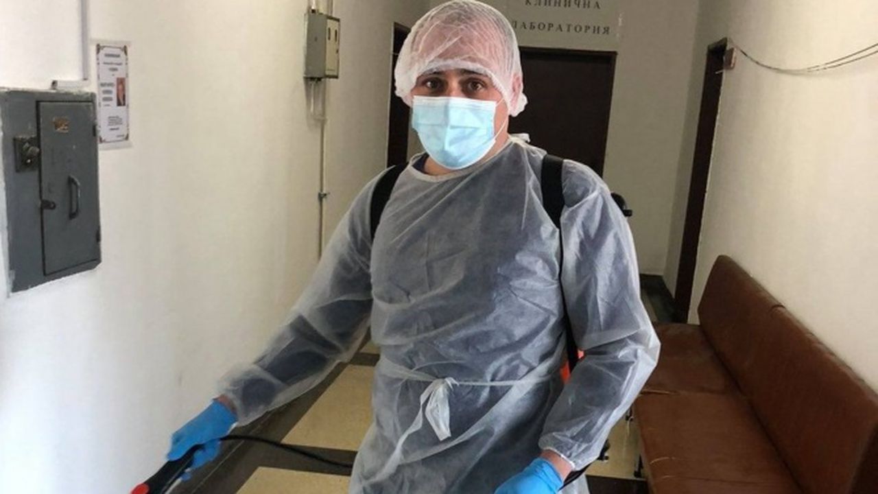 Млади социалисти от Плевен станаха доброволци в „МБАЛ – ЛЕВСКИ“ ЕООД