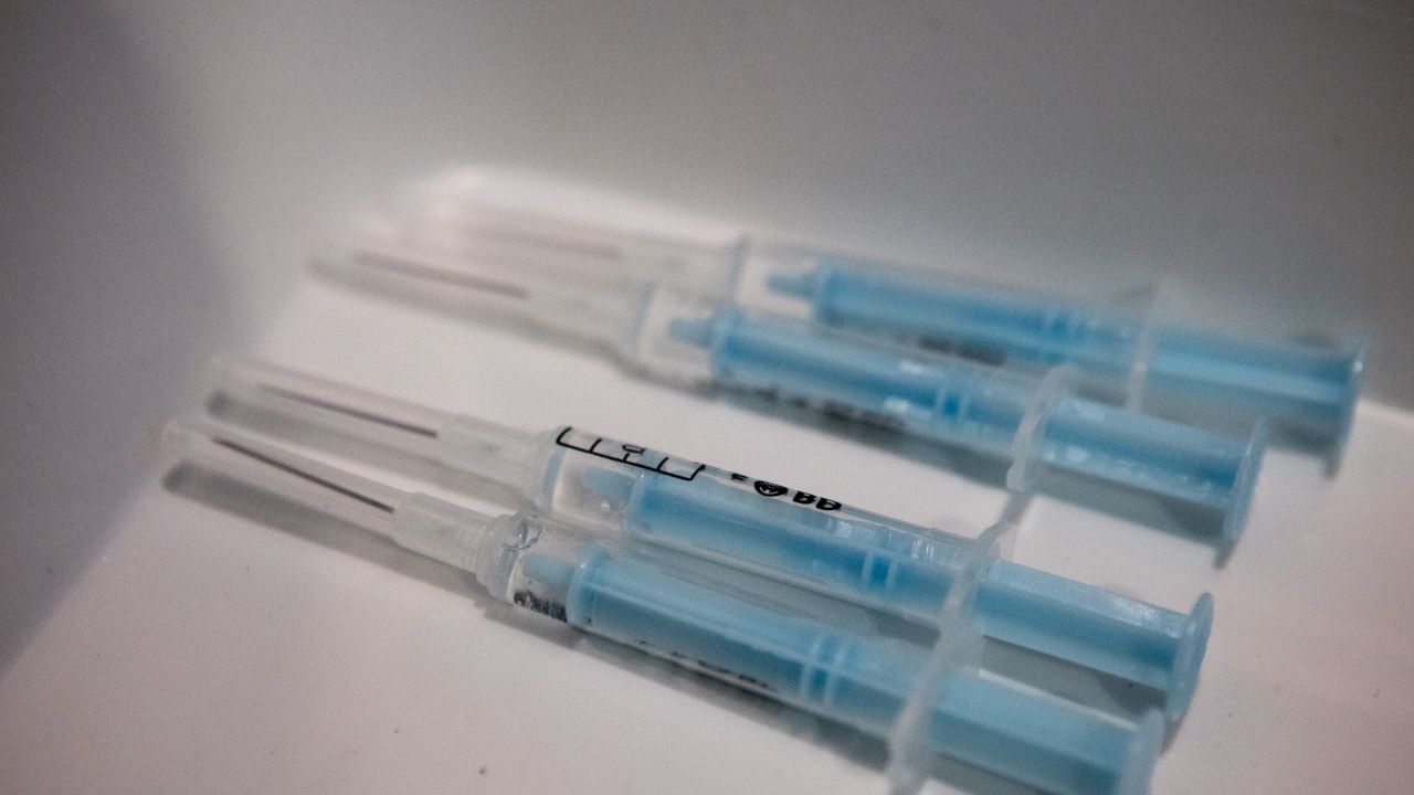 Португалия разреши ваксината на "АстраЗенека" за хора над 65 г.