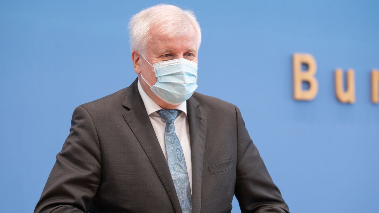 Германия продължи контрола на границите с Чехия и Тирол
