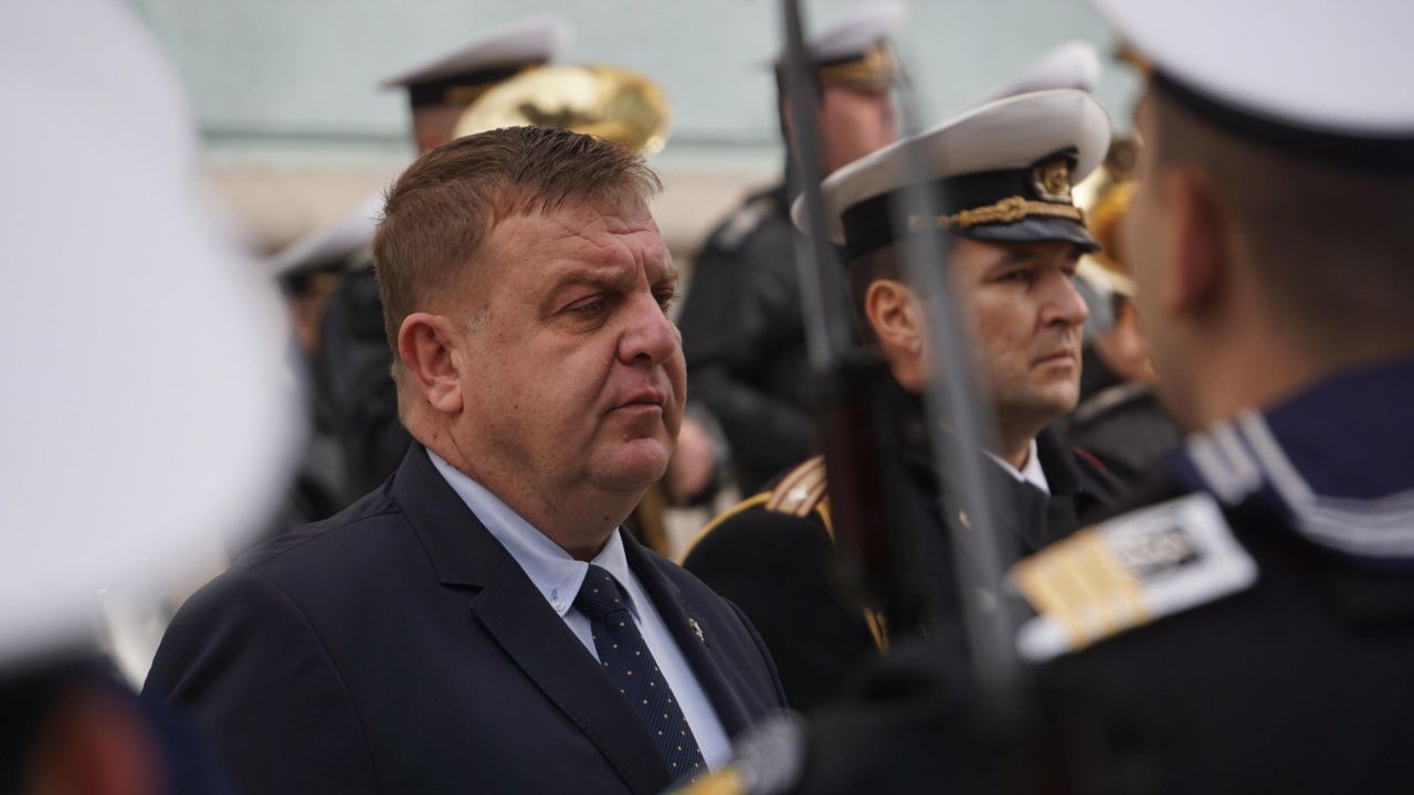 Каракачанов разкри своята версия за руските шпиони