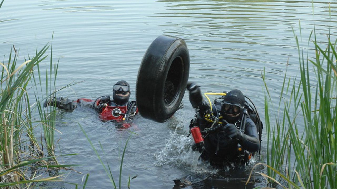 Водолази отново търсят изчезналия Янек Миланов  в язовир "Дяково"
