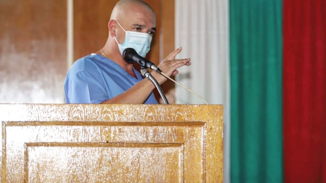 Ген. Мутафчийски с трогателна реч пред младите лекари