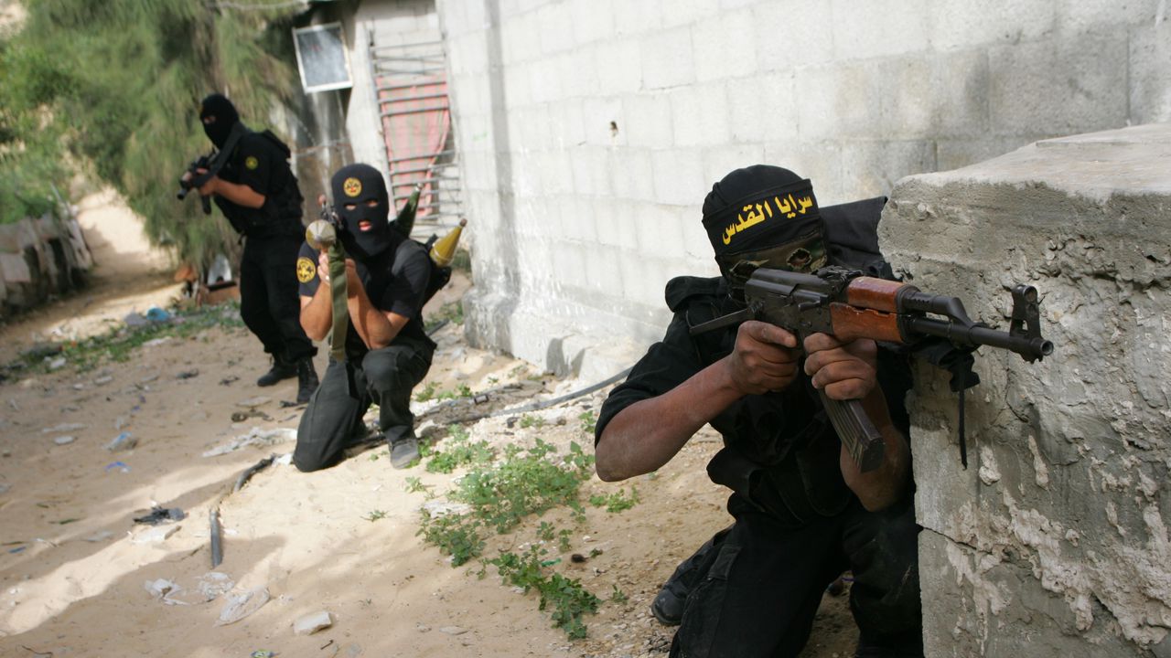 Най-малко трима убити при нападение на джихадисти срещу затвор в Афганистан