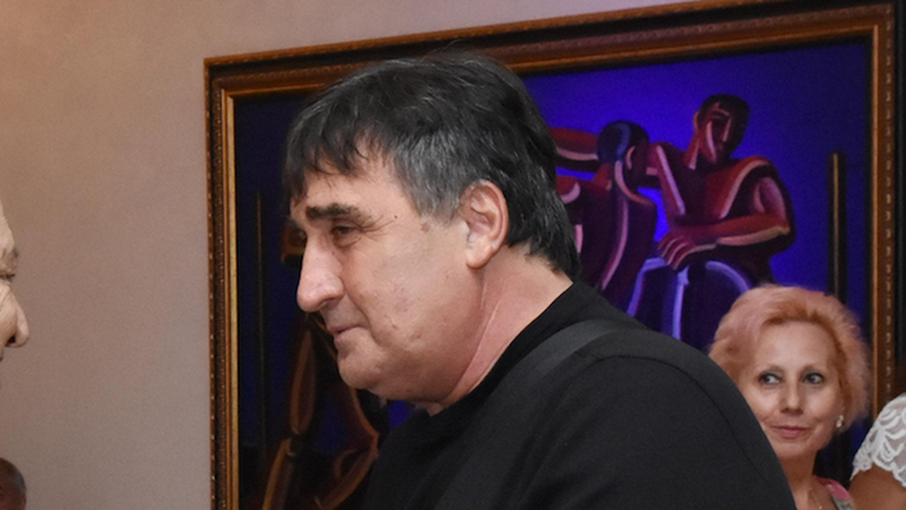 Има промяна в състоянието на Веселин Маринов, който бе приет в болница с COVID-19
