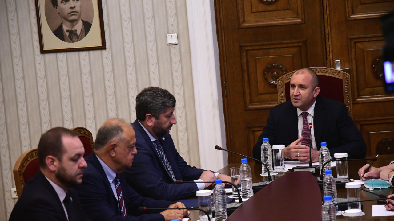 Румен Радев пред ДБ: Трябва да се намери разумният компромис, за да се състави най-бързо кабинет