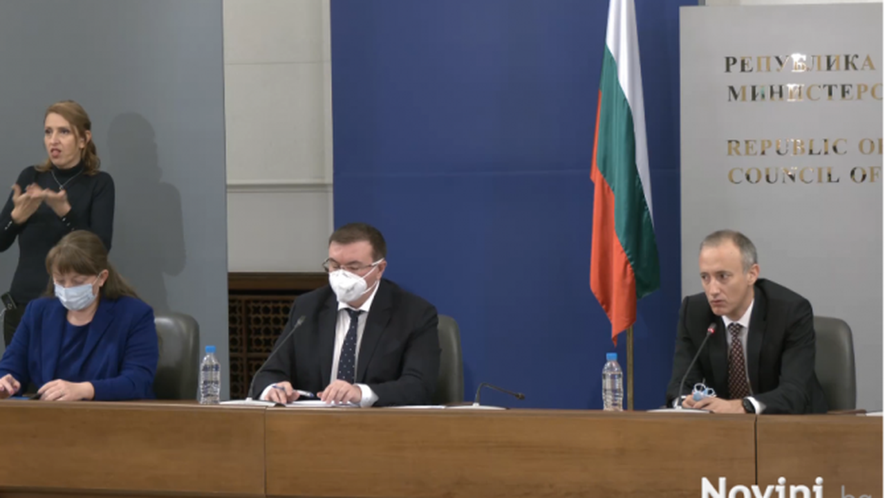 Децата се връщат в ясли и градини, свършва онлайн обучението на малките ученици