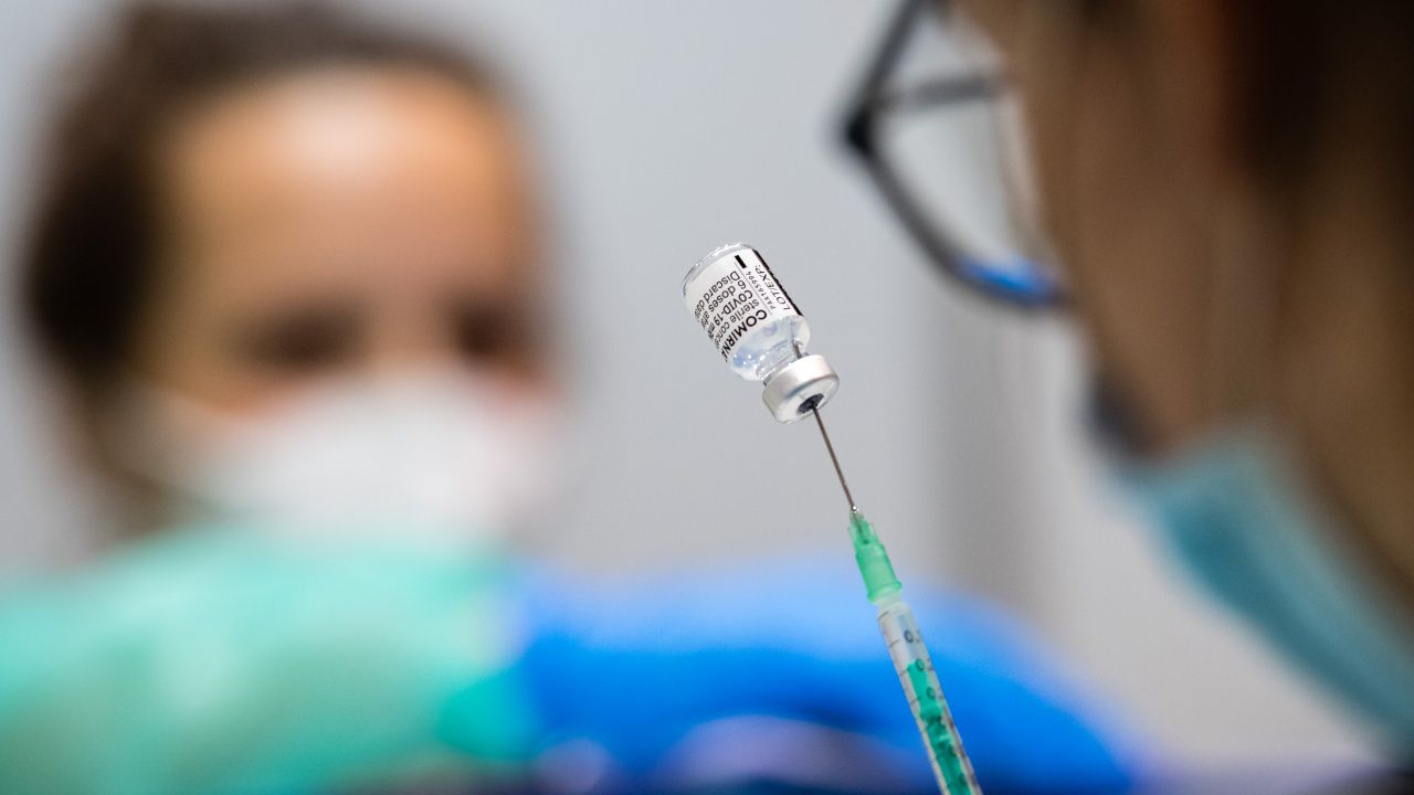 СЗО: Няма препоръка за ваксиниране с две различни ваксини