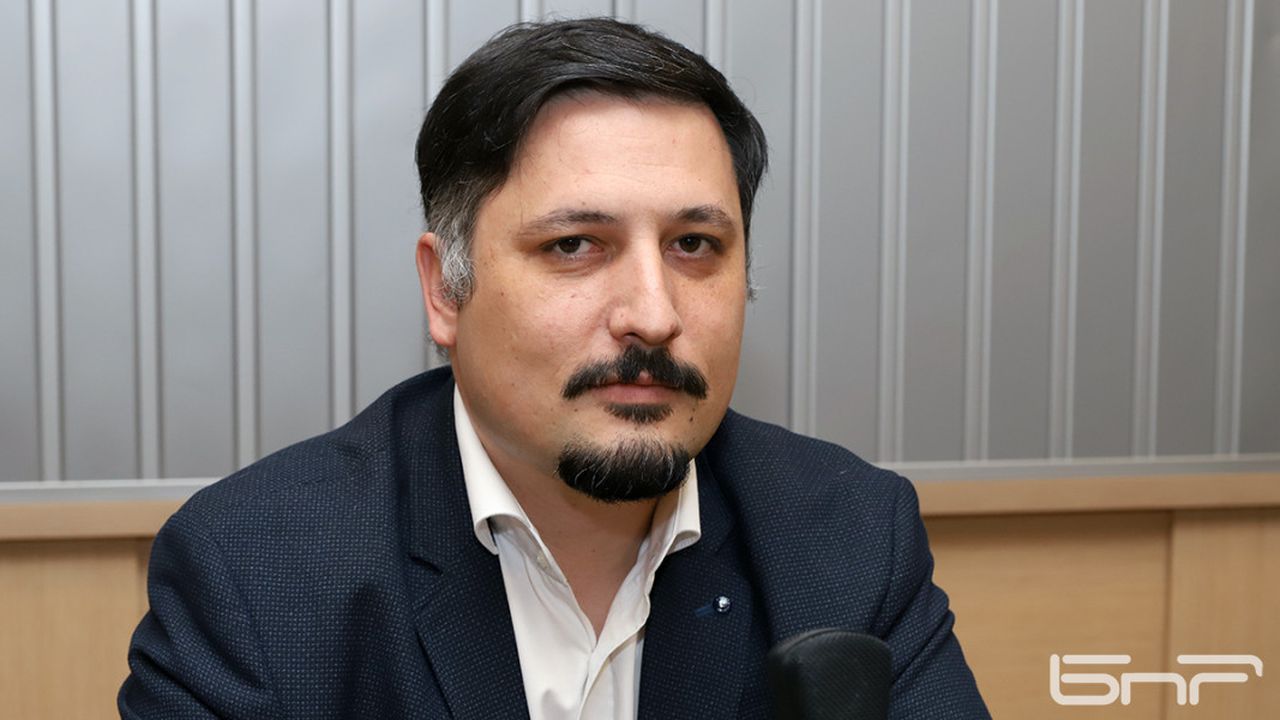 Район Изгрев кани художници от 12 дипломатически мисии за юбилейна изложба 