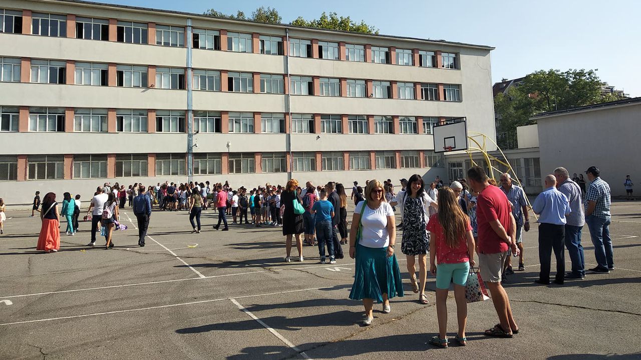 Експерт от РЗИ-София каза кога се карантинират учениците | Новини.бг