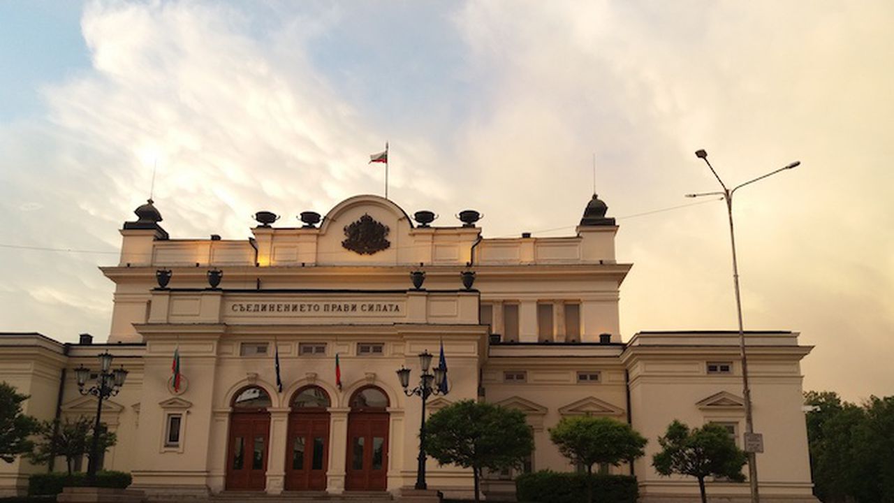 Промените в Кодекса на труда влизат на второ четене в пленарната зала