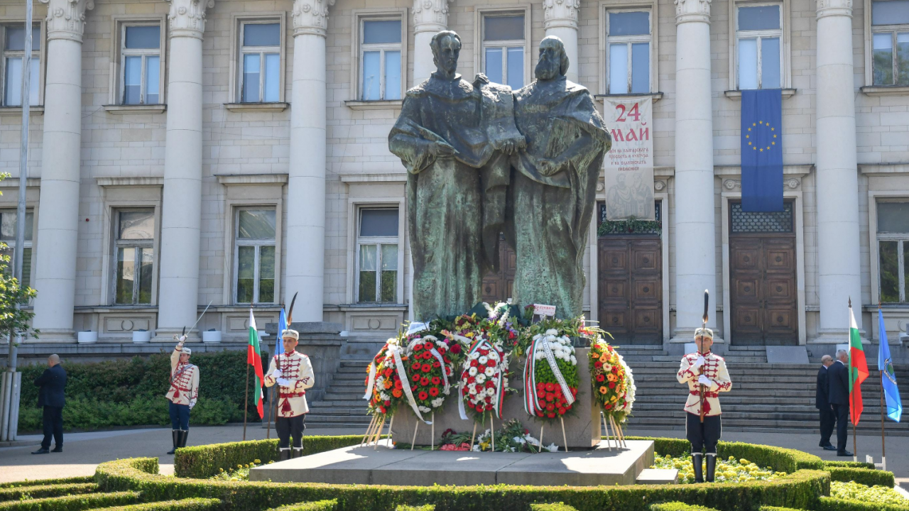 Президентът: Националната библиотека има огромен принос за запазването на духовното наследство