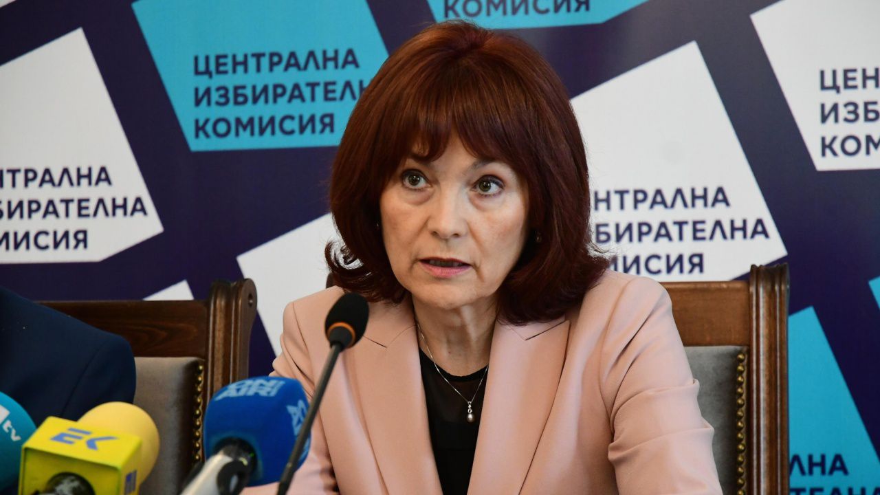 В ЦИК са постъпили 5-6 сигнала за нарушения - основно за проблеми с машините