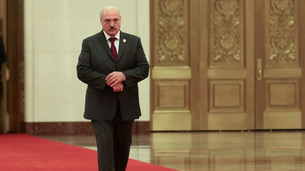 Лукашенко: Счупиха си зъбите