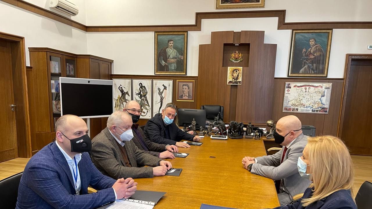 Камарата на строителите поиска среща с Гешев