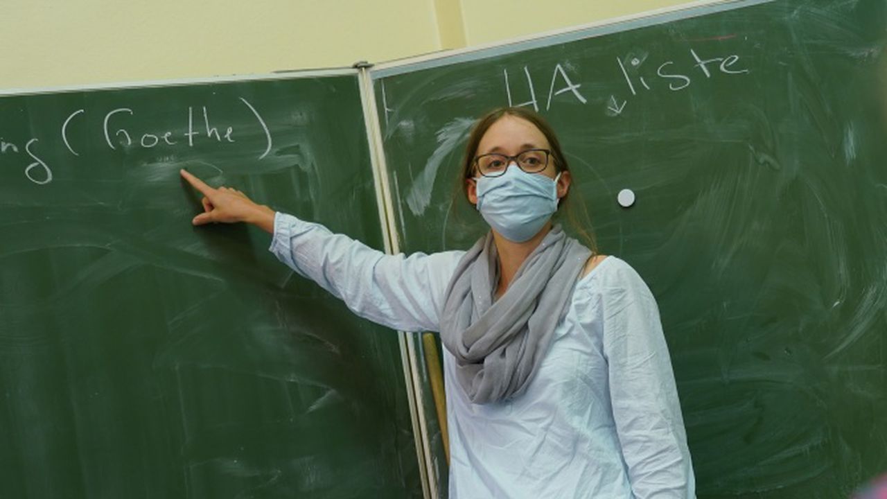 Балканска връзка с канадски маски