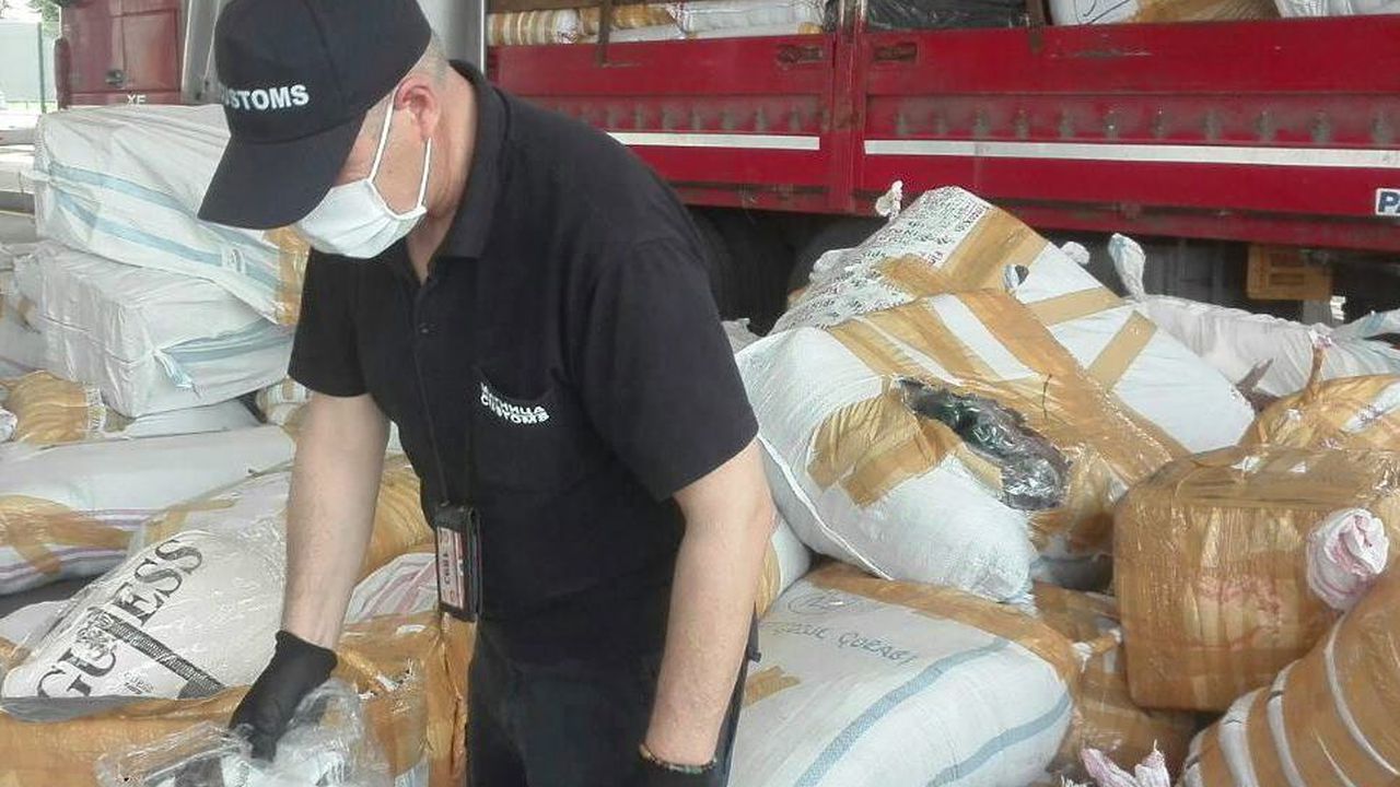 Спряха контрабанда на ментета и лични предпазни средства на МП "Капитан Андреево"