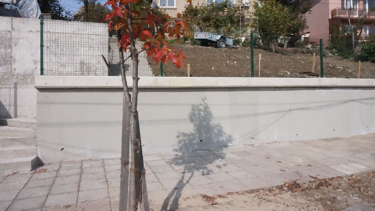 Оправиха пропукала се подпорна стена в Банкя