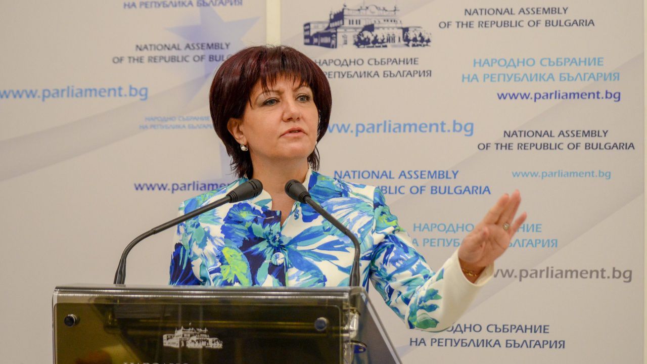 Караянчева: Мандатът ни бе труден, диалогът е винаги възможен