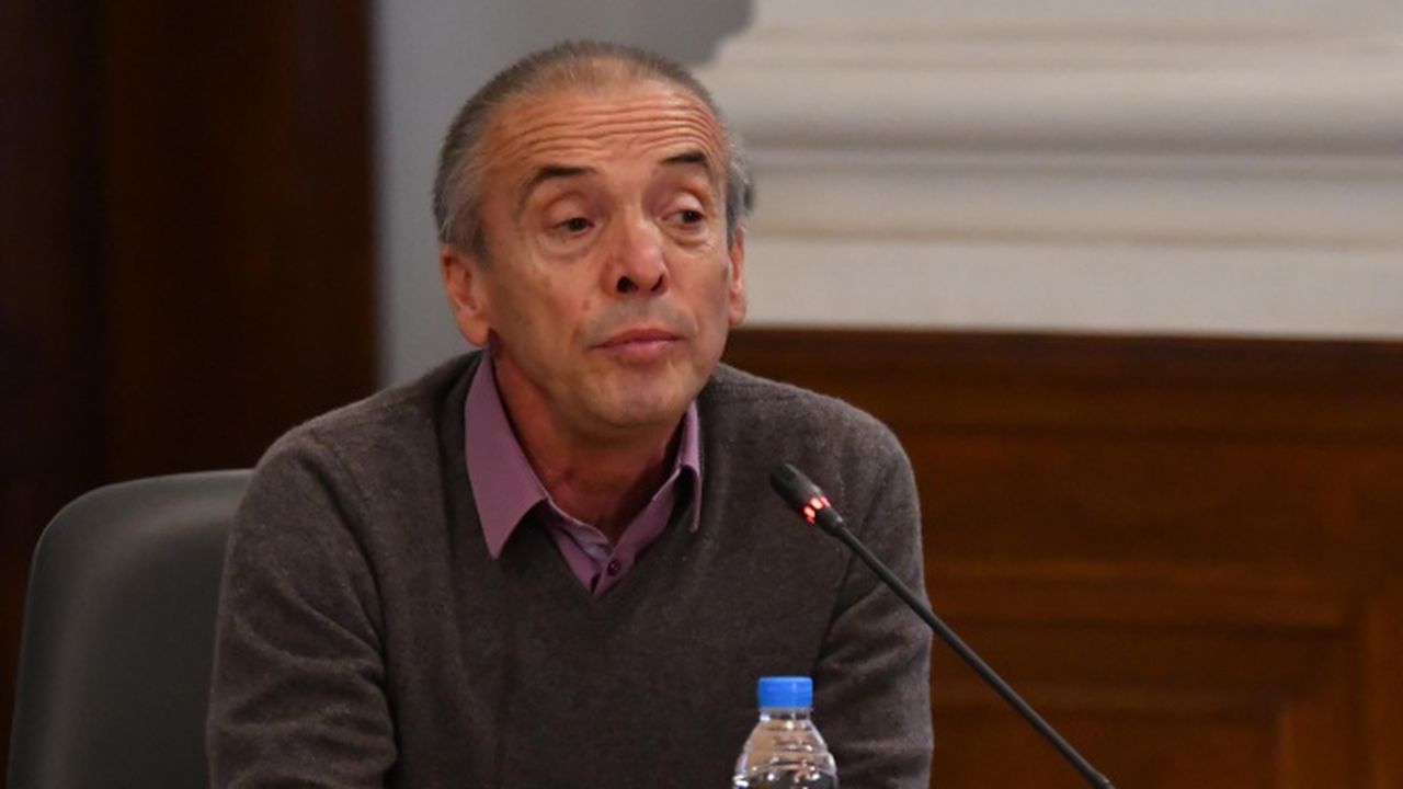 Доц. Атанас Мангъров пред novini.bg: Ковид 19 се използва от политиците за насаждане на страх