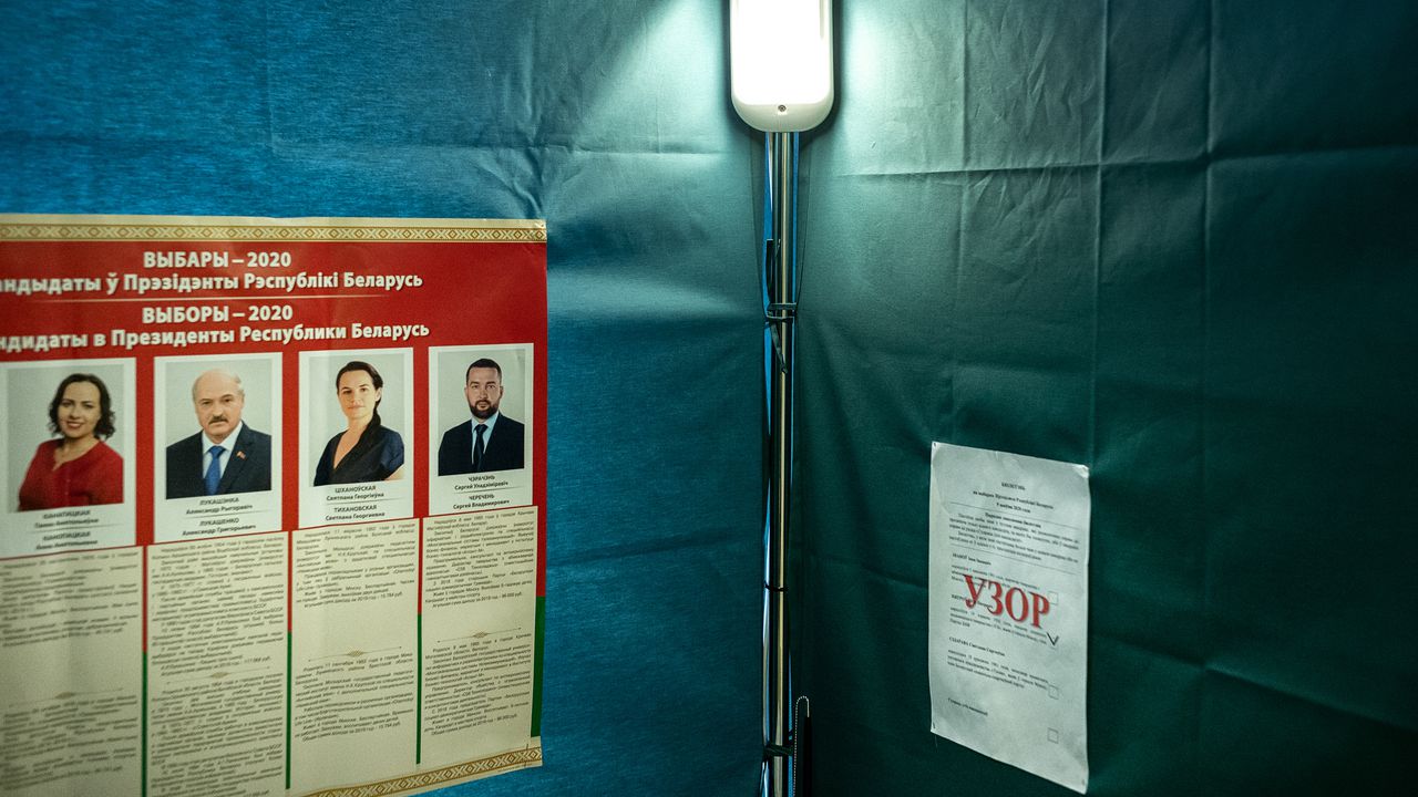 Лукашенко води убедително в днешните президентски избори в Беларус, сочи екзитпол