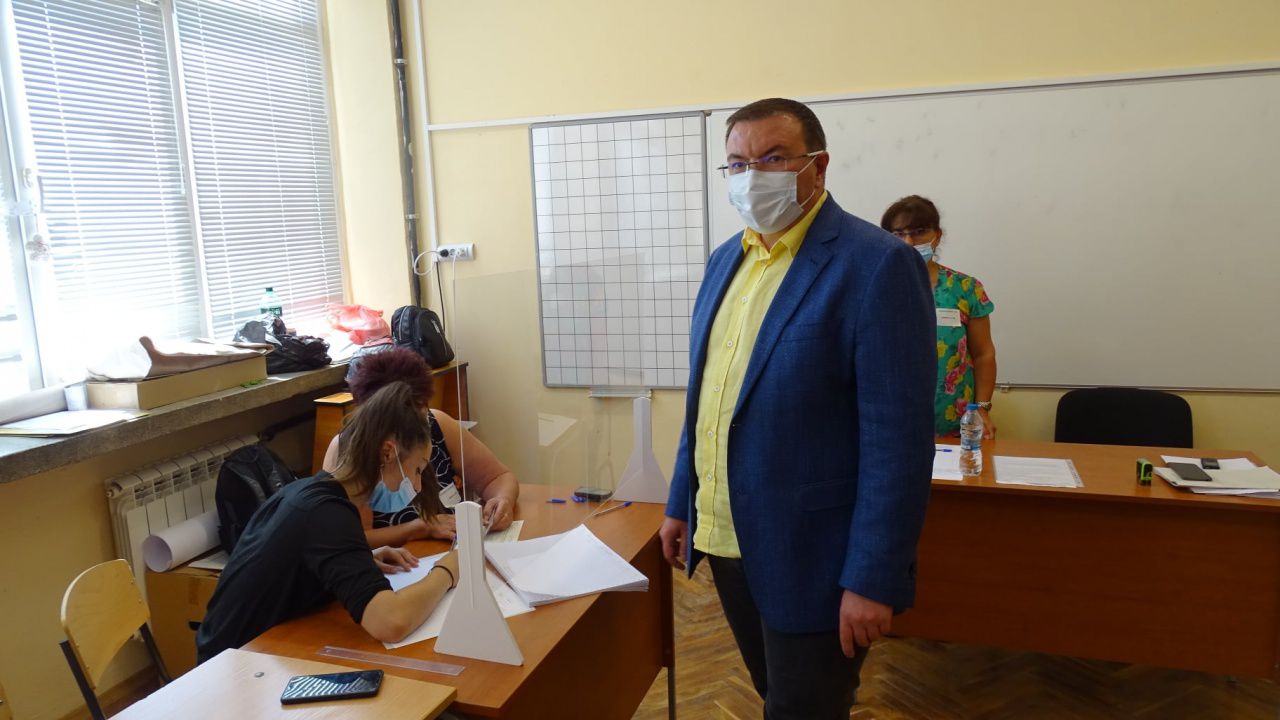 Проф. Костадин Ангелов: Въпреки хаоса с машините, няма да ни откажат да упражним правото си на глас