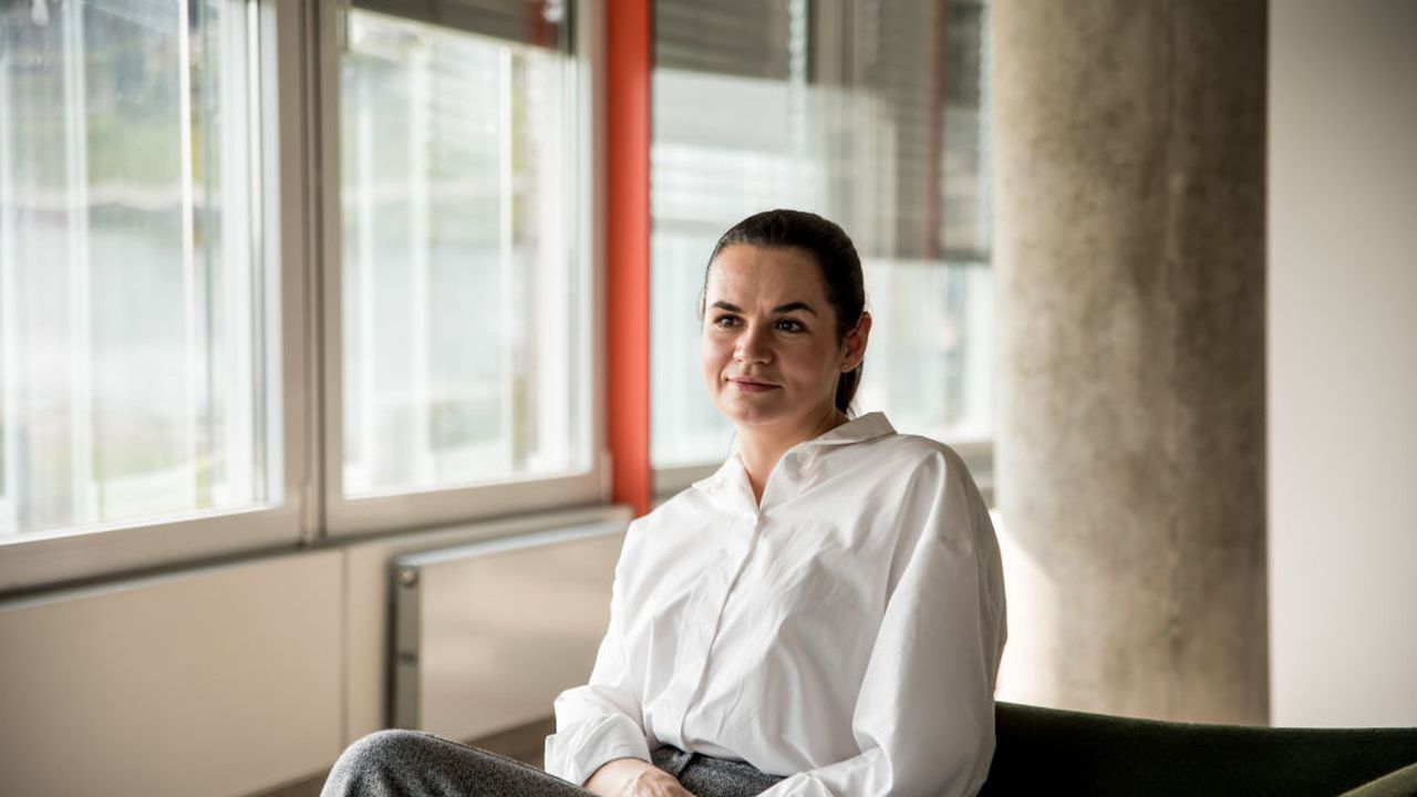 Макрон обеща на Тихановска помощ за посредничество с беларуските власти