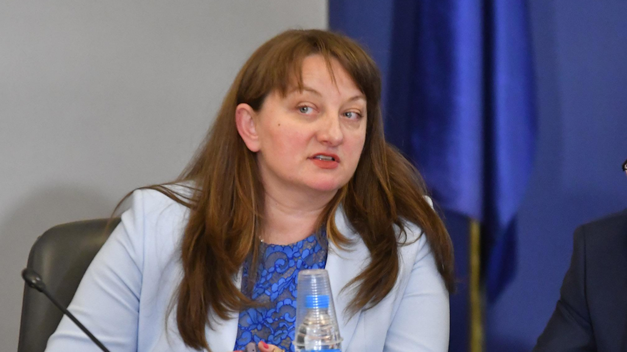 Сачева: Служебното правителство се занимава само с клевети и манипулации