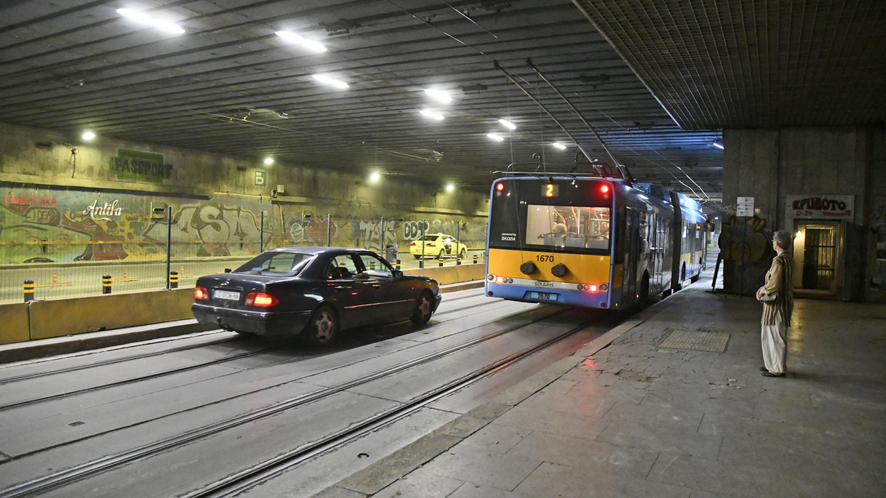 Временно се затваря транспортният подлез на НДК