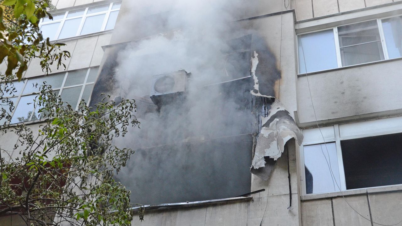 Баща и син са тежко ранени при взрив на газова бутилка в Бургас