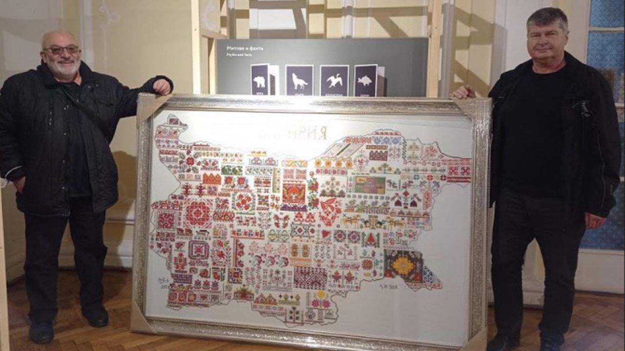 Карта на България със 144 шевици е дарена на Националния етнографски музей